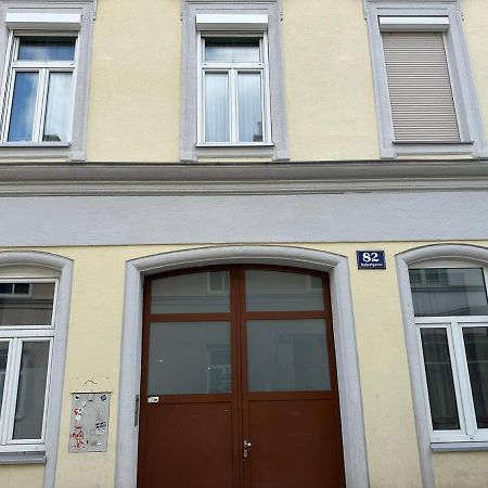 Cozy 8-Person Home In Vienna Located At Haberlgasse 82 N1 外观 照片