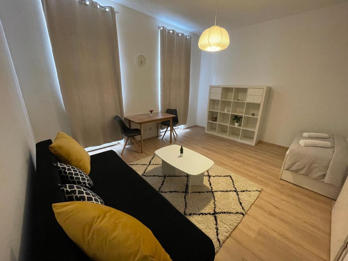 Cozy 8-Person Home In Vienna Located At Haberlgasse 82 N1 外观 照片